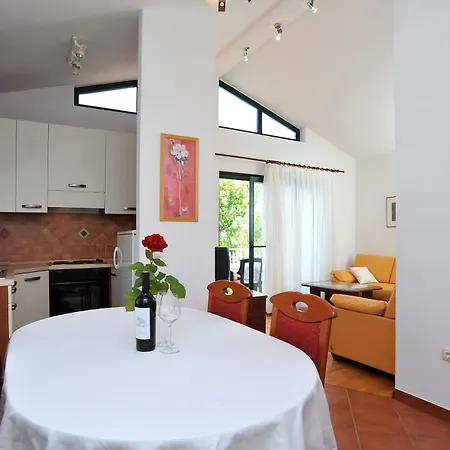 Apartments Villa Eden Preko Exterior photo