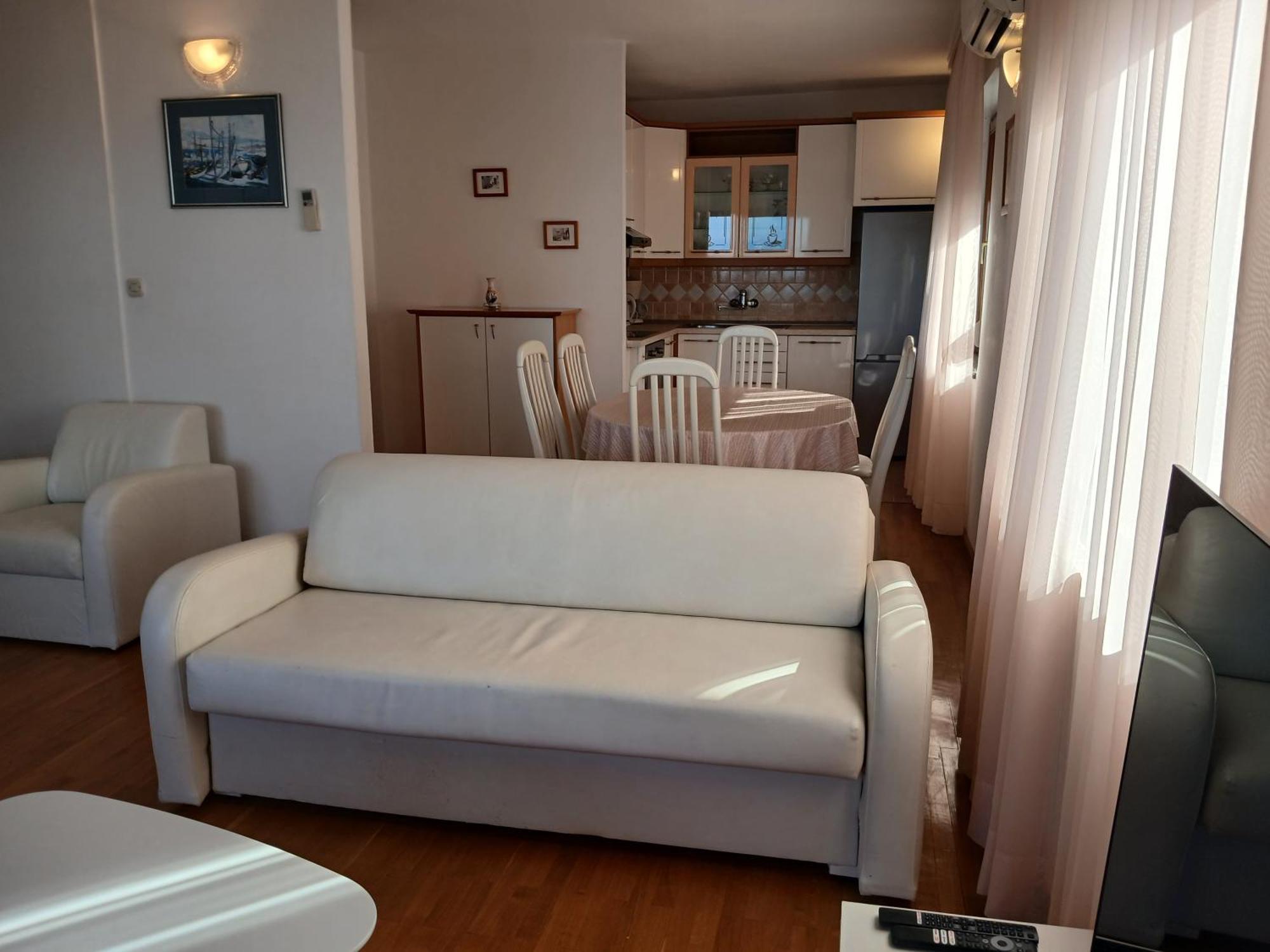 Eden Apartman *